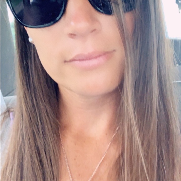 Meet your Posher, Kara - Picture 2 of 2